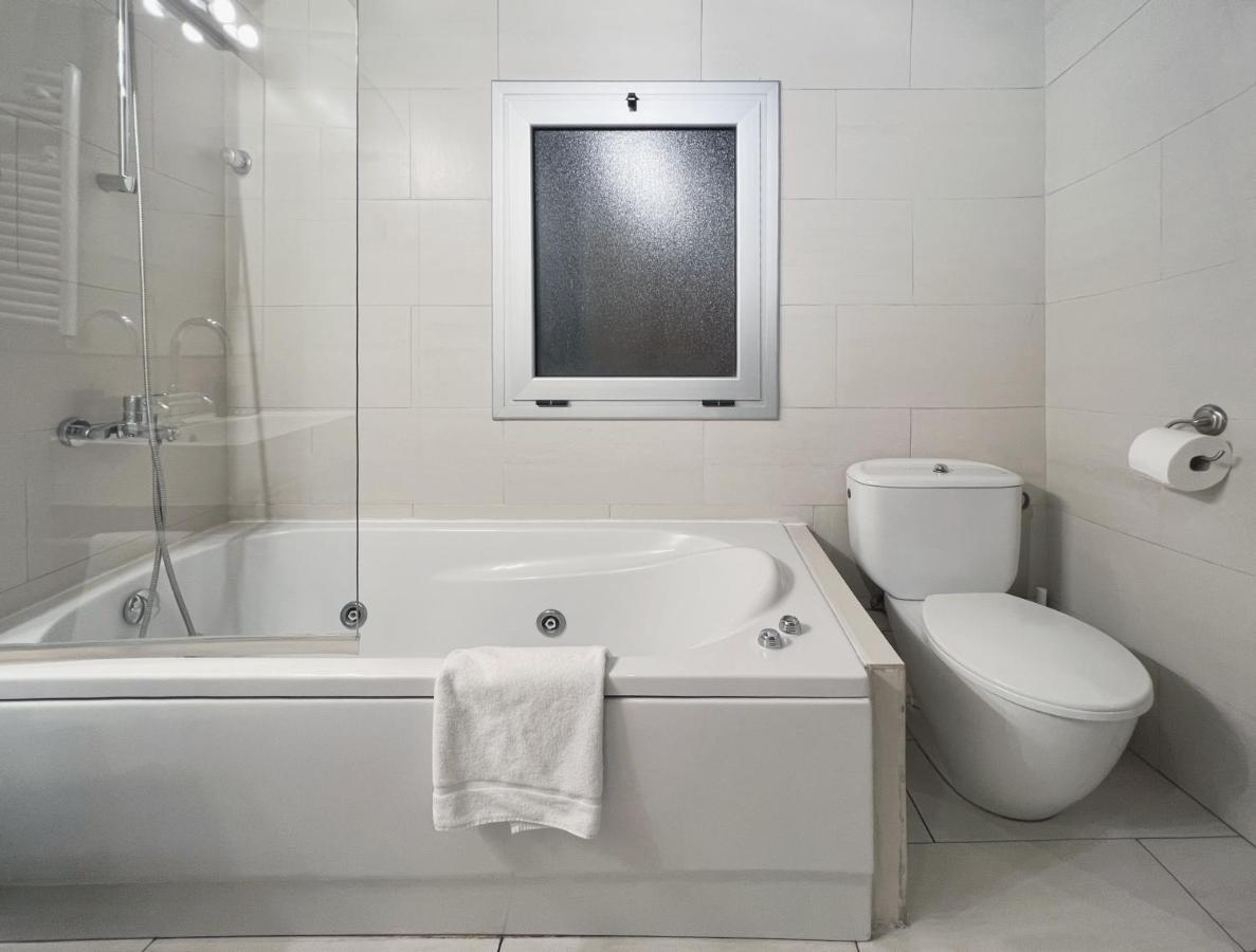 Stay U-Nique Apartments Placa Universitat Barcelona Luaran gambar