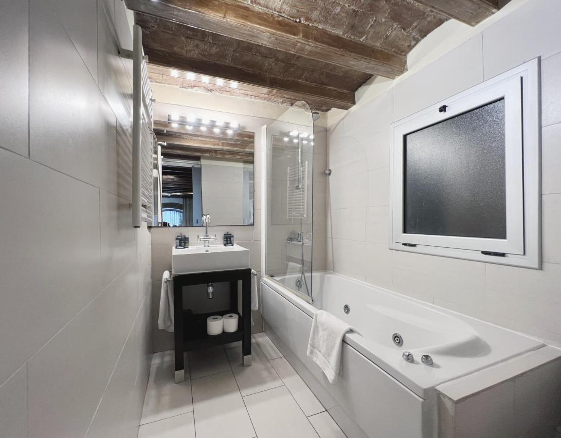 Stay U-Nique Apartments Placa Universitat Barcelona Luaran gambar